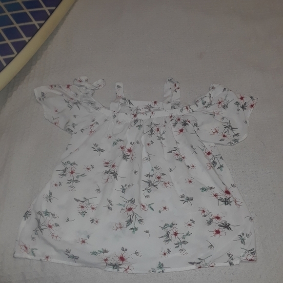 BAILEY and Chloe cold shoulder pretty floral top small - Picture 7 of 9